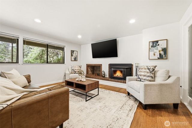 870 10th Lane, Fox Island, WA 98333