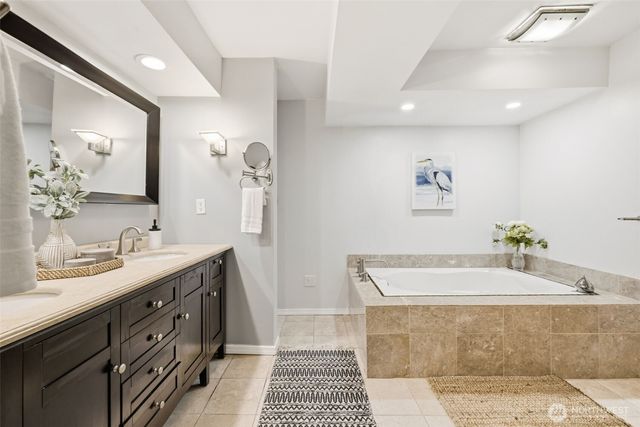 870 10th Lane, Fox Island, WA 98333