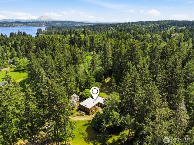 870 10th Lane, Fox Island, WA 98333
