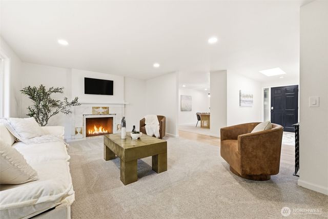 870 10th Lane, Fox Island, WA 98333