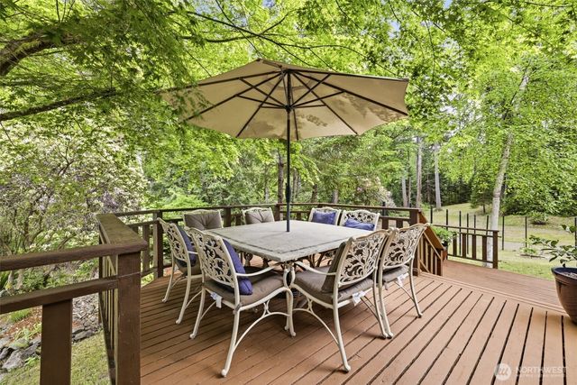 870 10th Lane, Fox Island, WA 98333