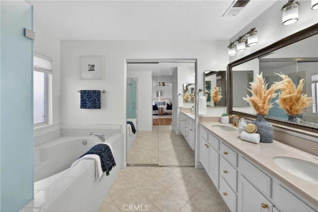 23 Delano, Irvine, CA 92602