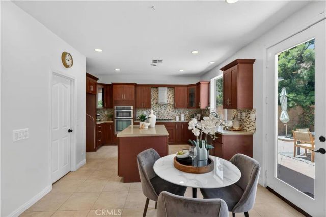 23 Delano, Irvine, CA 92602