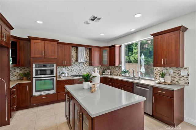 23 Delano, Irvine, CA 92602