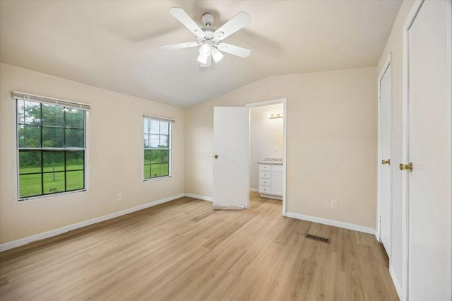 5806 S Highway 35, Alvin, TX 77511