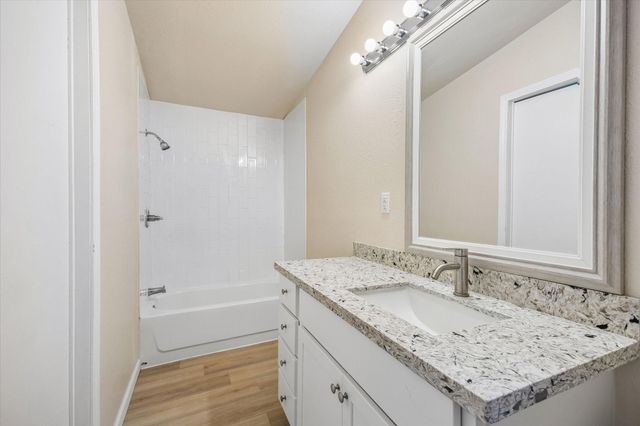 5806 S Highway 35, Alvin, TX 77511