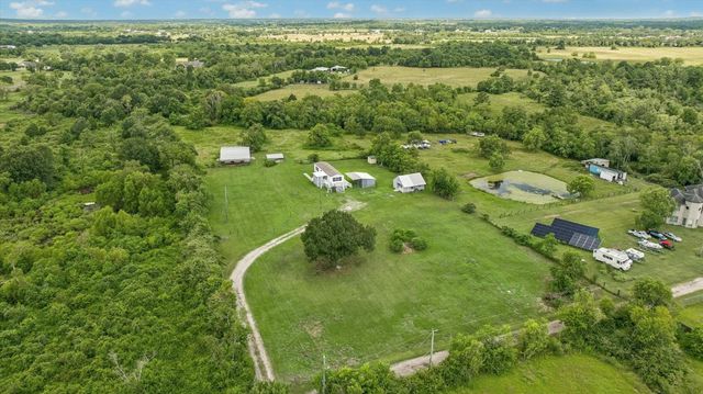 5806 S Highway 35, Alvin, TX 77511