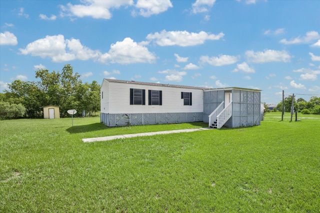 5806 S Highway 35, Alvin, TX 77511