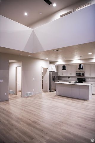 961 W 1910 S, Syracuse, UT 84075