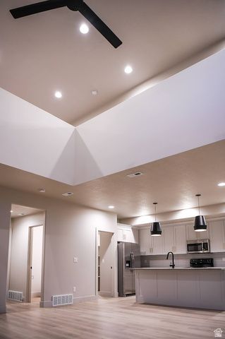 961 W 1910 S, Syracuse, UT 84075