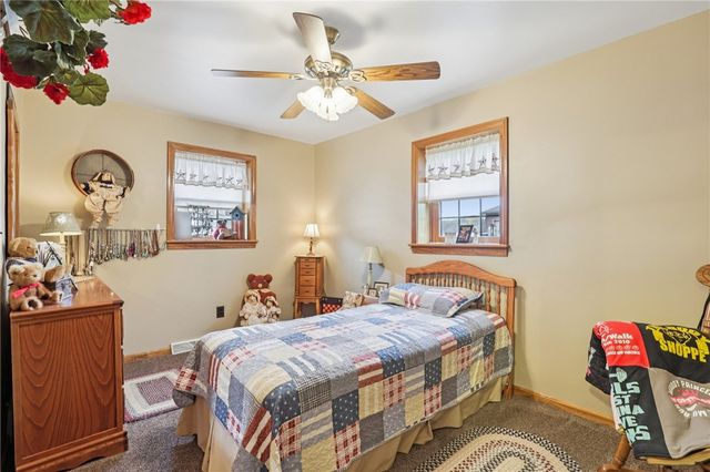 718 McDowell Rd, Hickory Twp, PA 16156