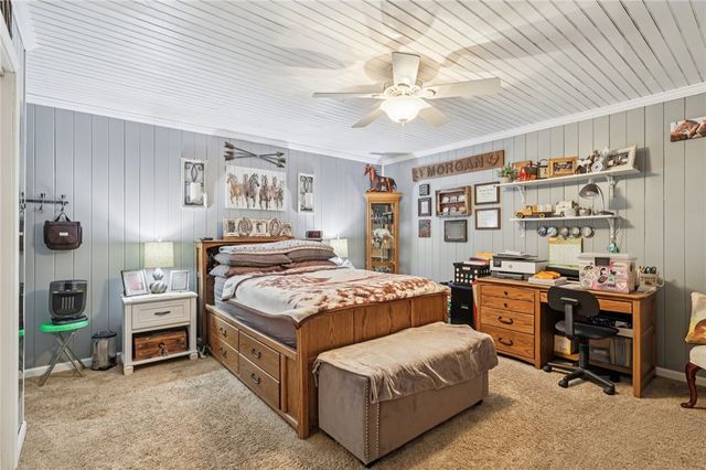 718 McDowell Rd, Hickory Twp, PA 16156