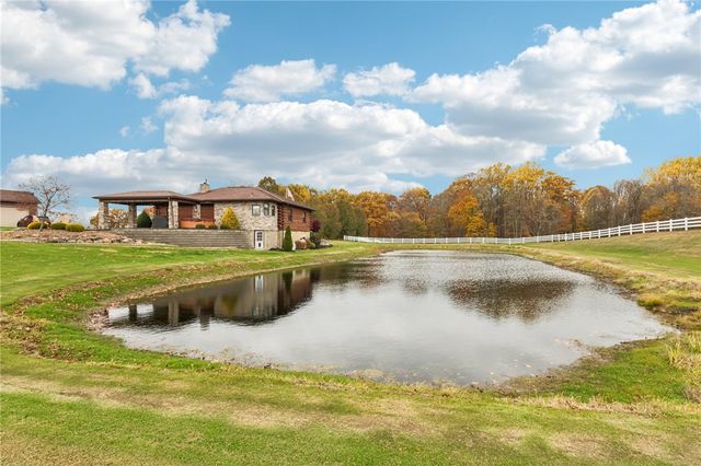 718 McDowell Rd, Hickory Twp, PA 16156