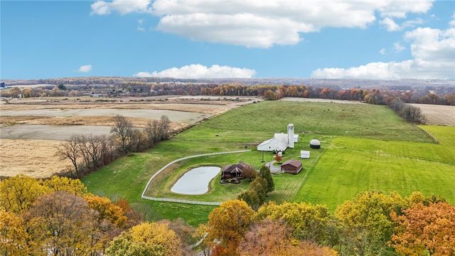 718 McDowell Rd, Hickory Twp, PA 16156