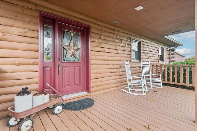 718 McDowell Rd, Hickory Twp, PA 16156