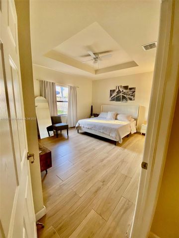 4318 SW 164th Ct, Miami, FL 33185