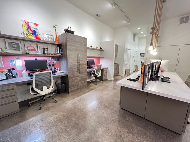 1419 W Belmont Avenue, Chicago, IL 60657