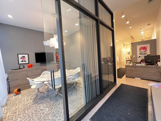 1419 W Belmont Avenue, Chicago, IL 60657