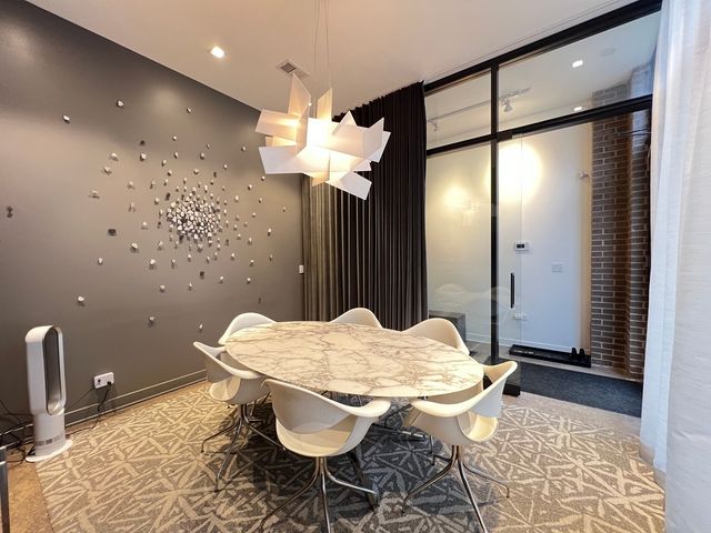 1419 W Belmont Avenue, Chicago, IL 60657