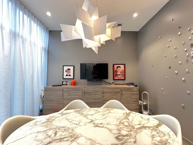 1419 W Belmont Avenue, Chicago, IL 60657