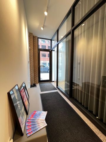 1419 W Belmont Avenue, Chicago, IL 60657