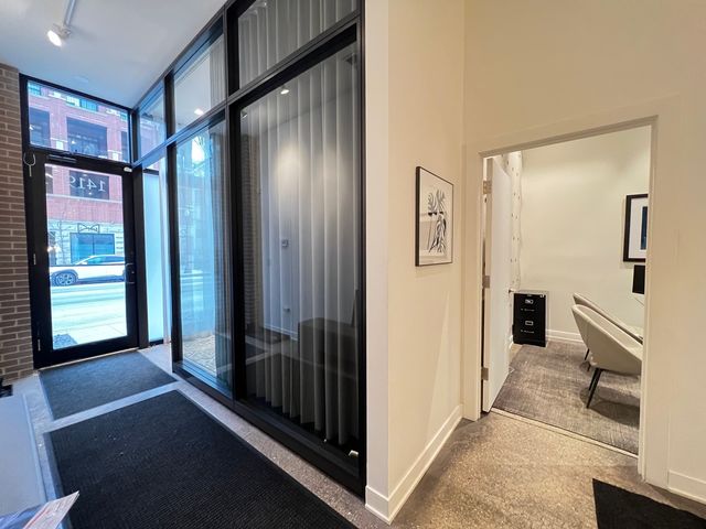 1419 W Belmont Avenue, Chicago, IL 60657