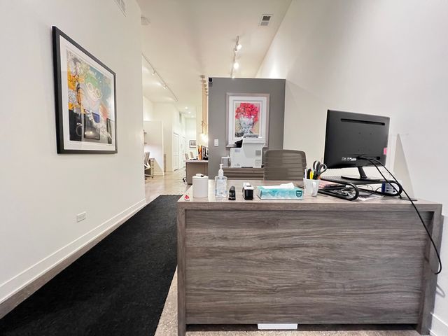 1419 W Belmont Avenue, Chicago, IL 60657