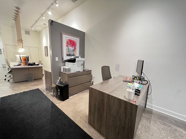 1419 W Belmont Avenue, Chicago, IL 60657