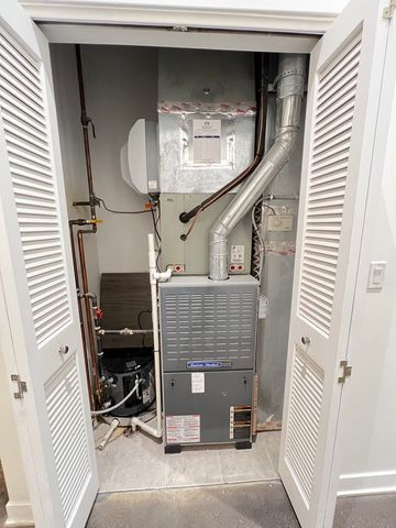 1419 W Belmont Avenue, Chicago, IL 60657