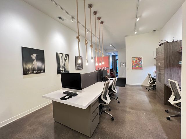 1419 W Belmont Avenue, Chicago, IL 60657