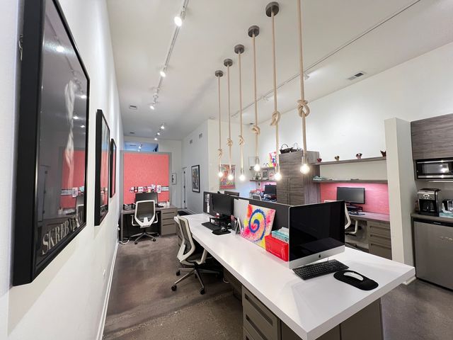 1419 W Belmont Avenue, Chicago, IL 60657