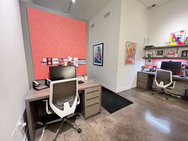 1419 W Belmont Avenue, Chicago, IL 60657