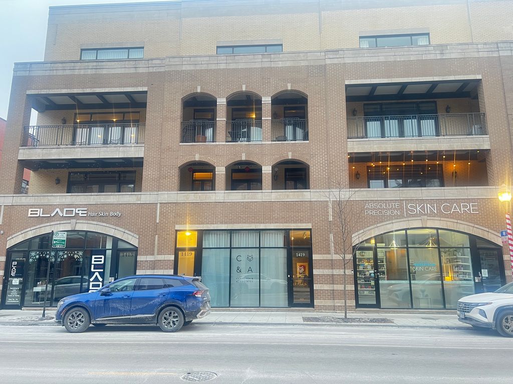 1419 W Belmont Avenue, Chicago, IL 60657
