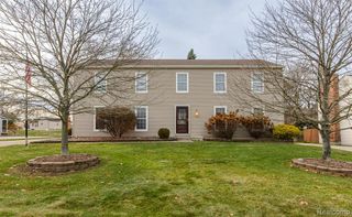 1145 E Fairview Lane, Rochester Hills, MI 48306