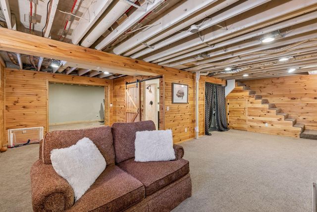 1212 Balsam Trail E, Eagan, MN 55123