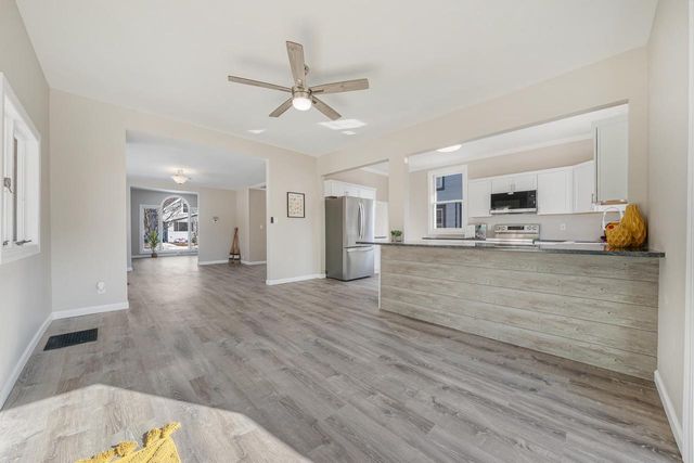 1357 CEAPE AVENUE, Oshkosh, WI 54901