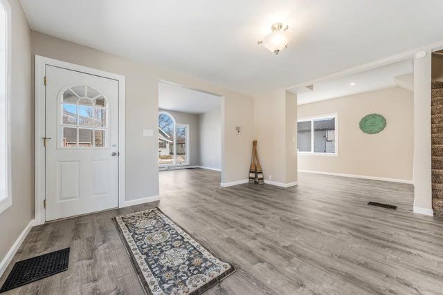 1357 CEAPE AVENUE, Oshkosh, WI 54901