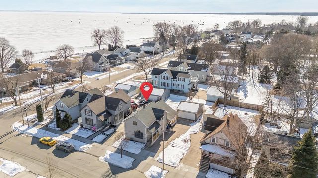 1357 CEAPE AVENUE, Oshkosh, WI 54901