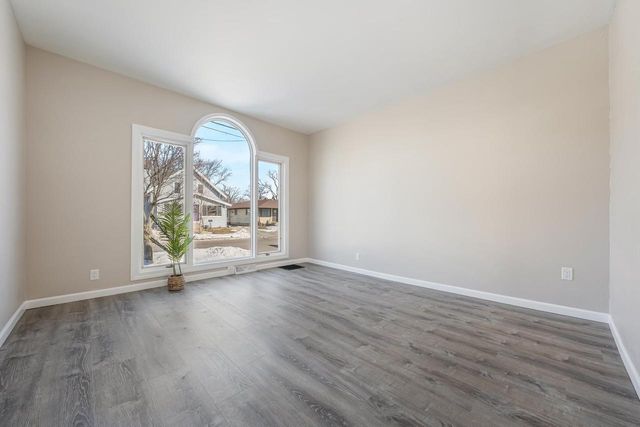 1357 CEAPE AVENUE, Oshkosh, WI 54901