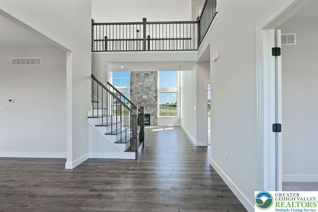 5043 Chapmans Road, South Whitehall Twp, PA 18104