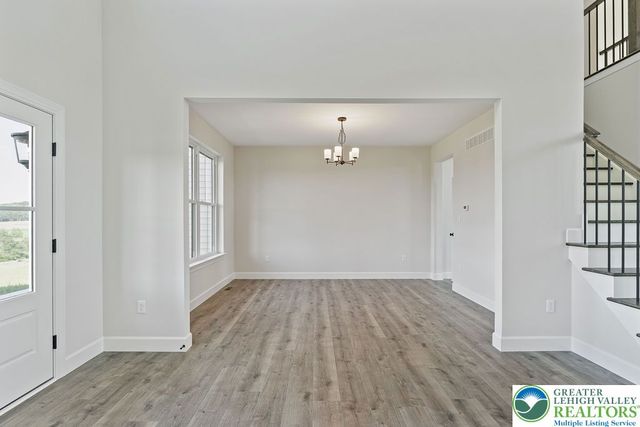 5043 Chapmans Road, South Whitehall Twp, PA 18104