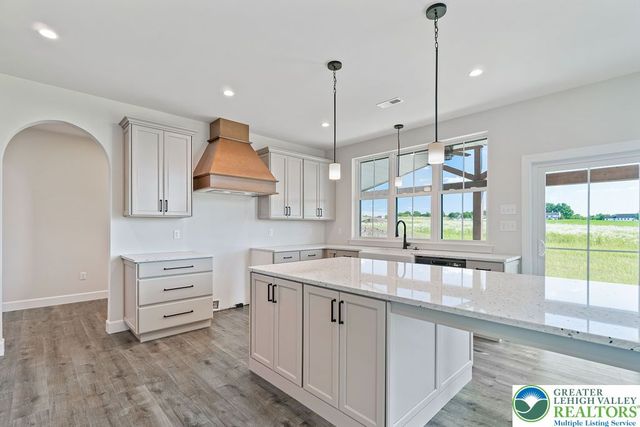 5043 Chapmans Road, South Whitehall Twp, PA 18104