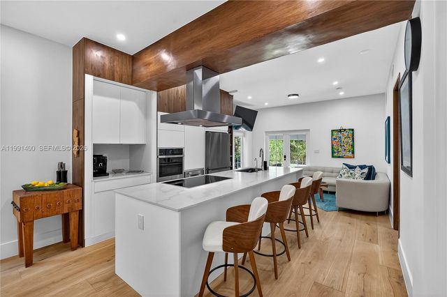 1109 Almeria Avenue, Coral Gables, FL 33134