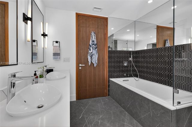 1109 Almeria Avenue, Coral Gables, FL 33134