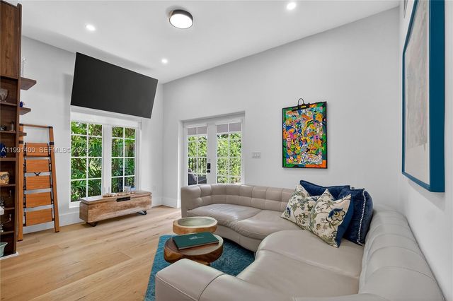 1109 Almeria Avenue, Coral Gables, FL 33134