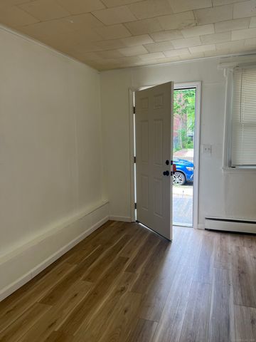 42 Babcock Street, Hartford, CT 06106