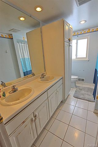 14158 Hubbard Street, Livonia, MI 48154