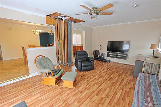 14158 Hubbard Street, Livonia, MI 48154