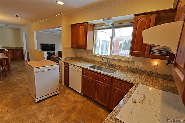 14158 Hubbard Street, Livonia, MI 48154