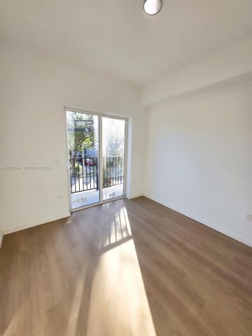 8106 NE 1st Ave 15, Miami, FL 33138